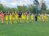 BVB Frauen lassen sich nach dem Sieg im Halbfinale des Westfalenpokals gegen Arminia Bielefeld feiern