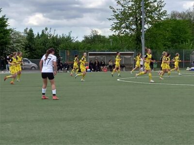 Bvb frauen gegen werther (3)