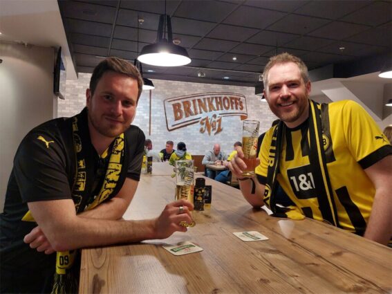 Der Borosen Vorstand genießt die Zeit als VIP in der Brinkoffs Lounge