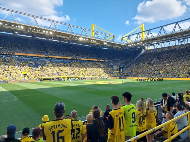 Saisoneröffnung 2526 westfalenstadion