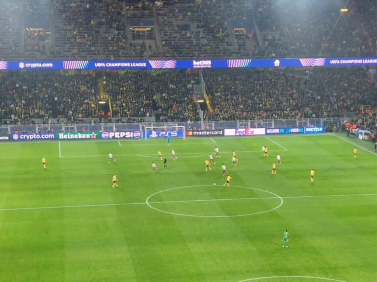 BVB Villareal Dortmund im Angriff