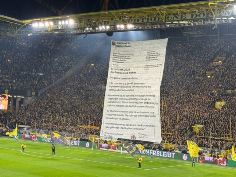 DFB Pokal BVB LEV Protest Brief Choreo