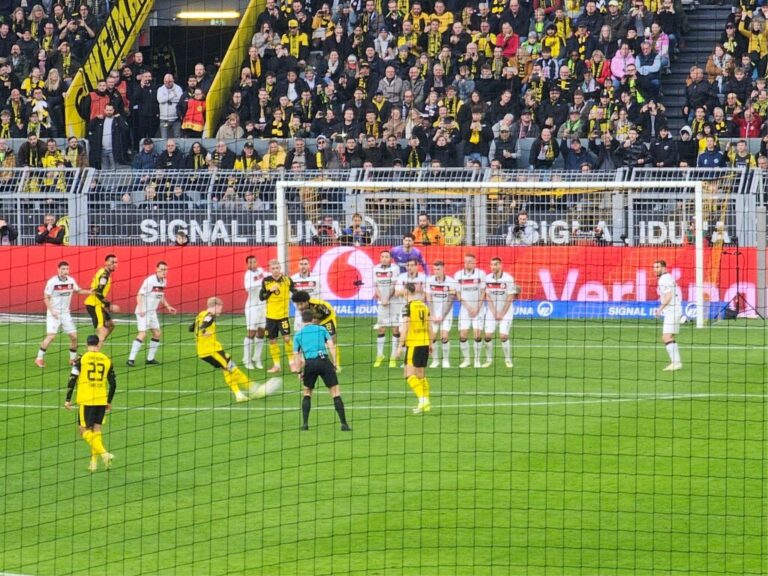 BVB Pauli Freistoß Julian Brandt