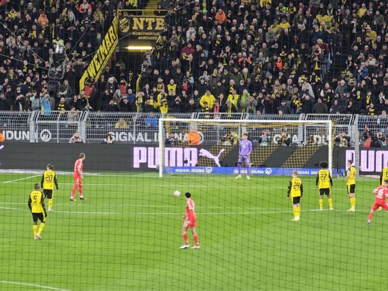 BVB Bayern Elfmeter Kane