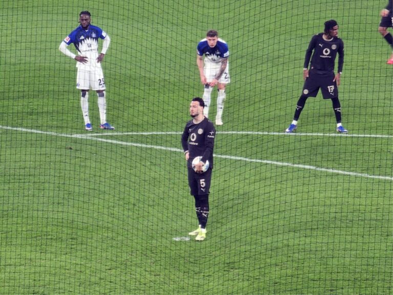 BVB HSV Elfmeter 2 Bensebaini