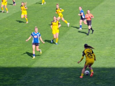 BVB Frauen Arminia Bielefeld Wöhrn im Angriff