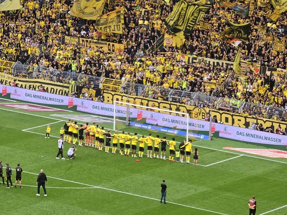 BVB SCP 05 Jubel vor der Südtribüne